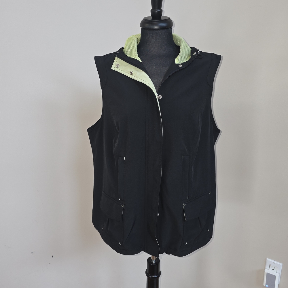 Zenergy Black and Green Women's Workout Vest.  NWOT!!